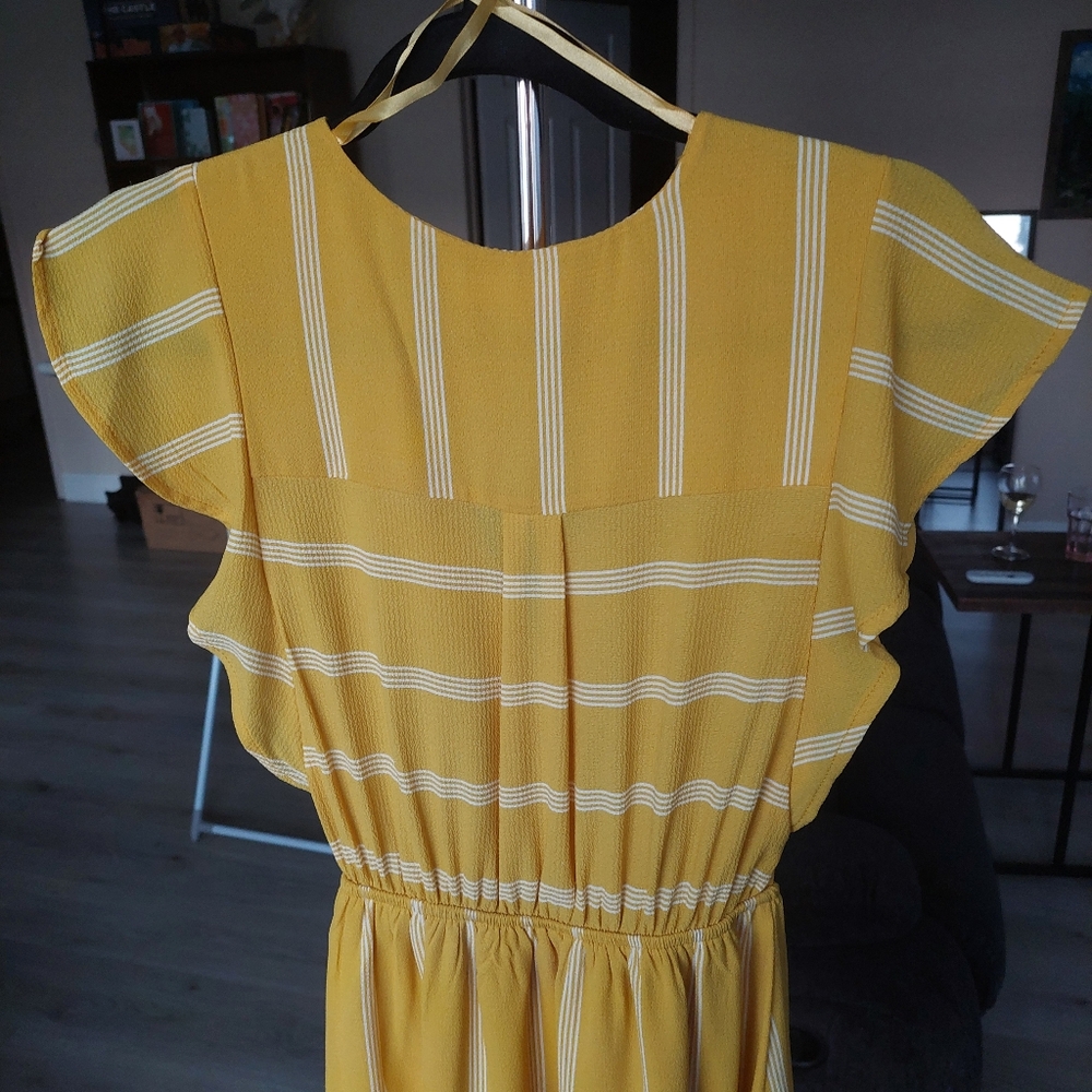 Cute yellow dress - Picture 4 of 4